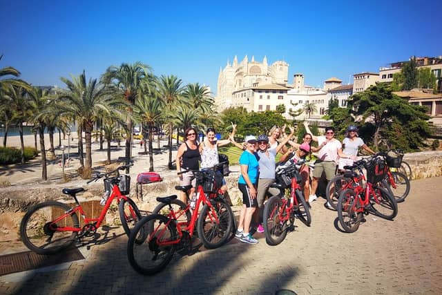 Palma de Mallorca Bike Tour with Cathedral & Local Tapas