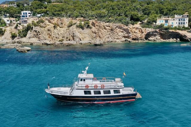 Morning Palma Bay Boat Tour with BBQ & Swimming